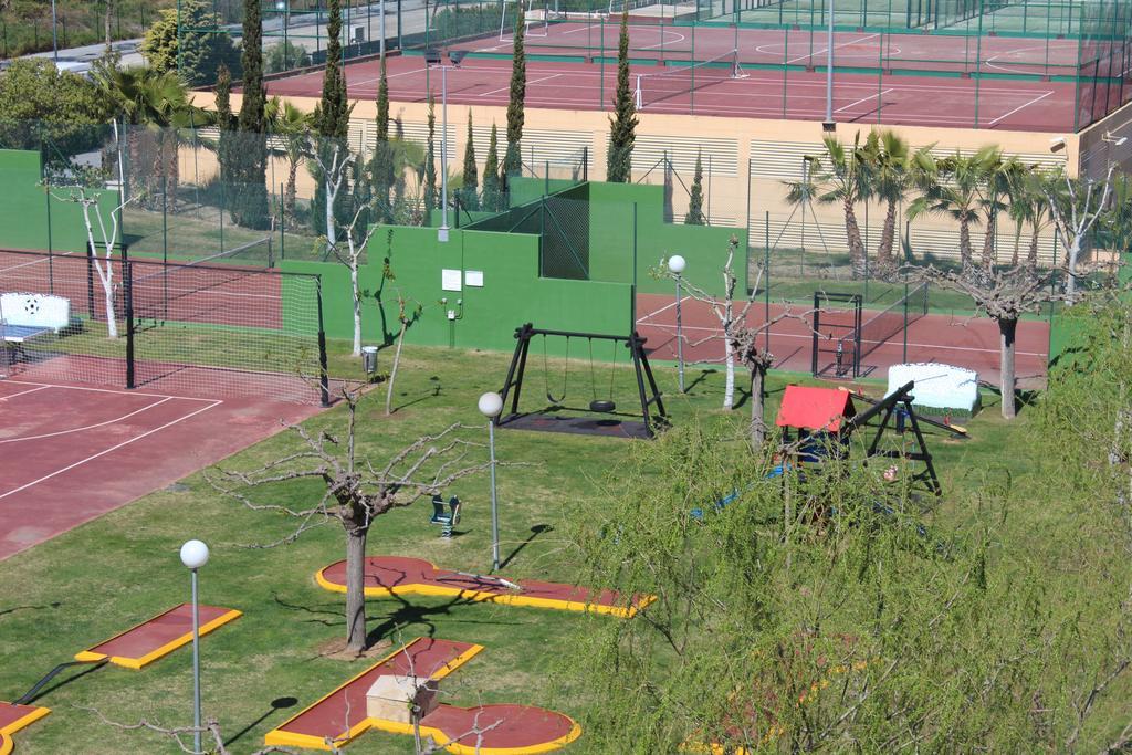 Los Juncos De Pineda Park Salou Bagian luar foto