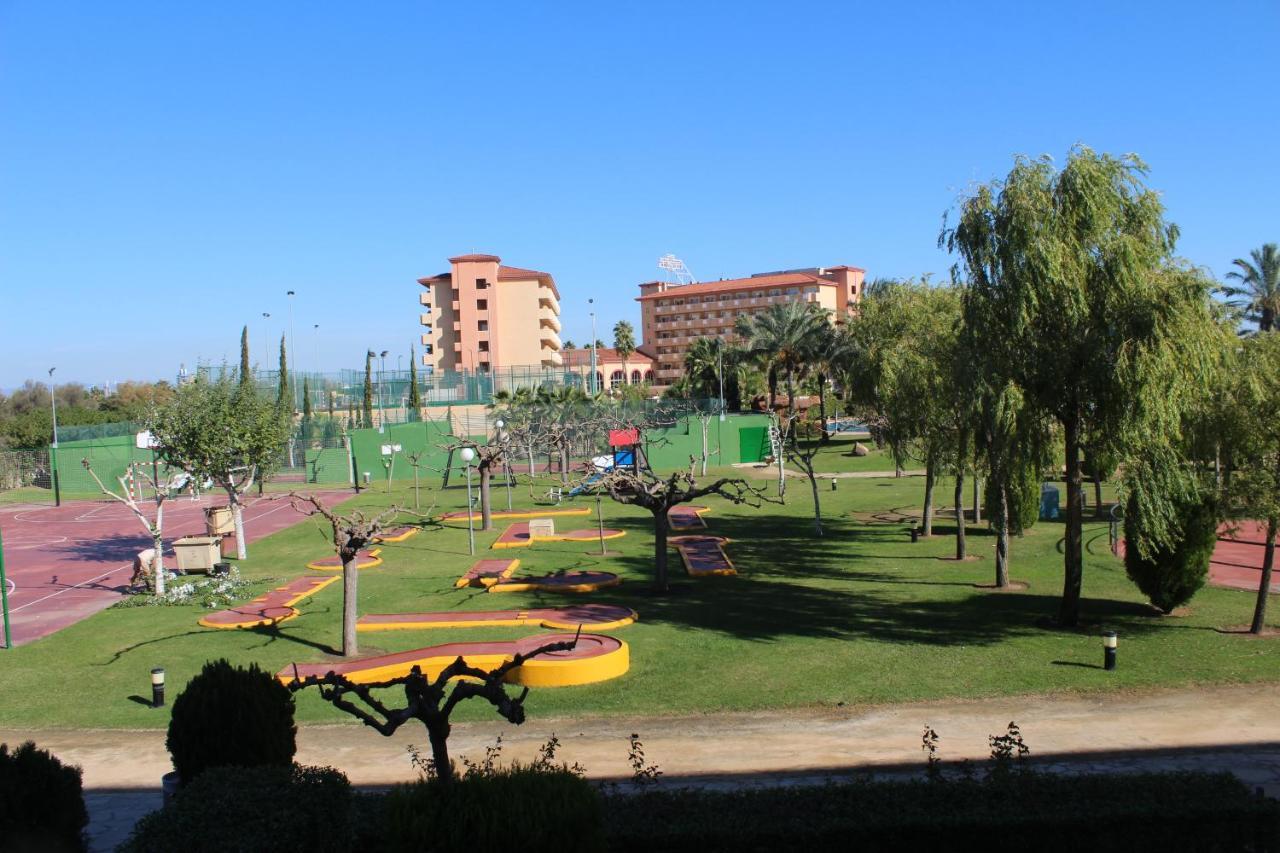 Los Juncos De Pineda Park Salou Bagian luar foto